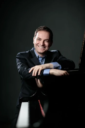 Thumbnail Academy Piano Masterclass by Enrico Elisi